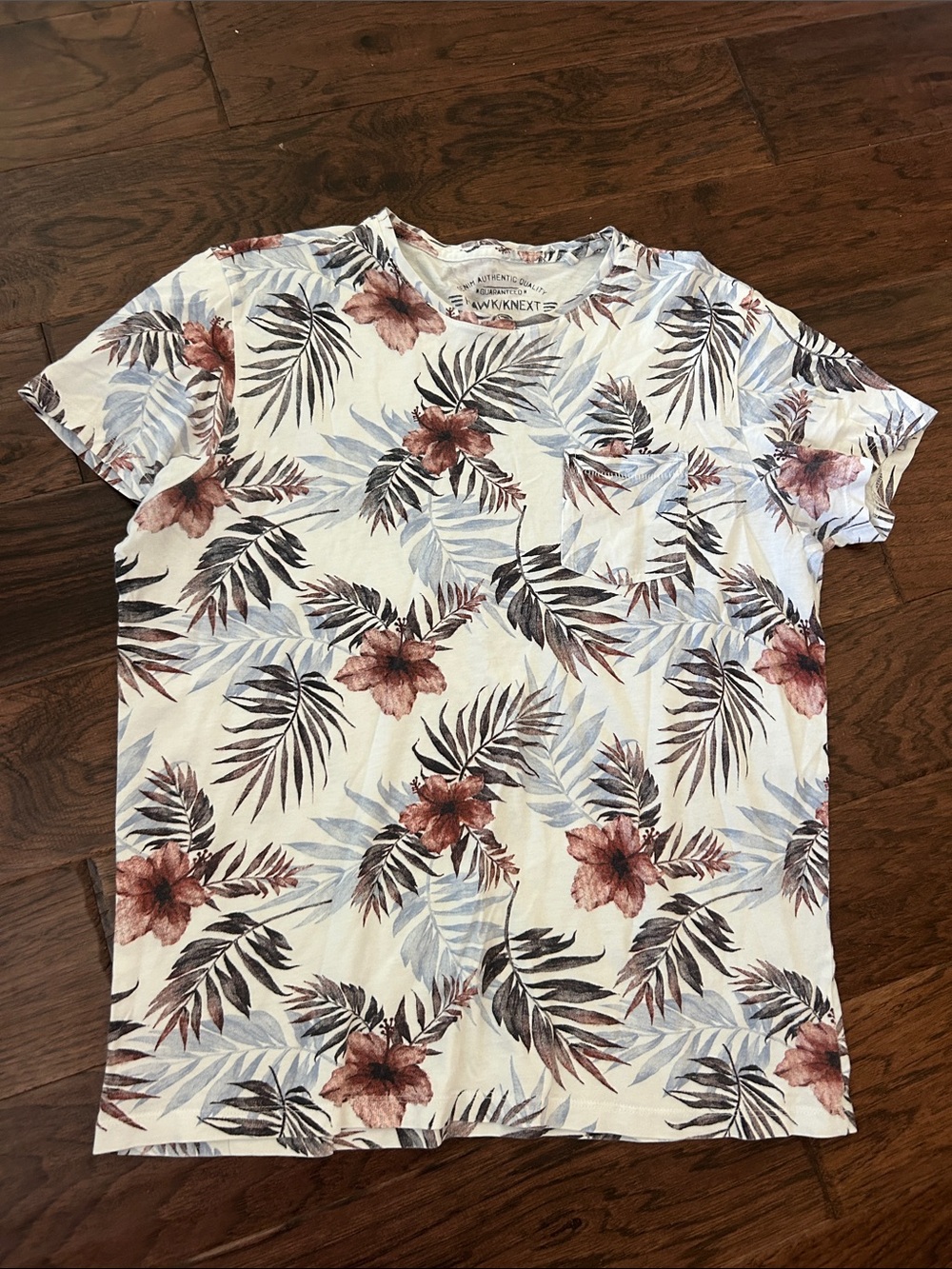 Hawk/Knext Floral Leaf Print Pocket Tee - White with Rust & Slate Leaves